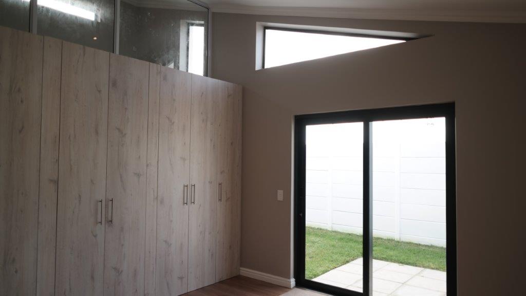 Upmarket Built-In Cupboards